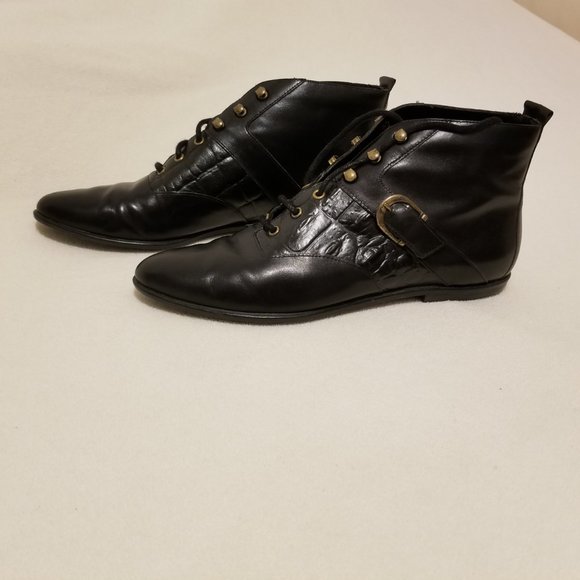 Connie Women’s Foxy Black Leather Booties   8 ½ AA - Picture 4 of 8